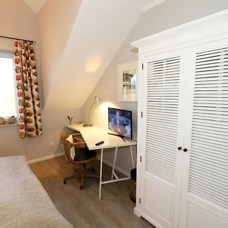 Apartamento Haus Sterntaucher Whg 05 Mit Balkon Thiessow